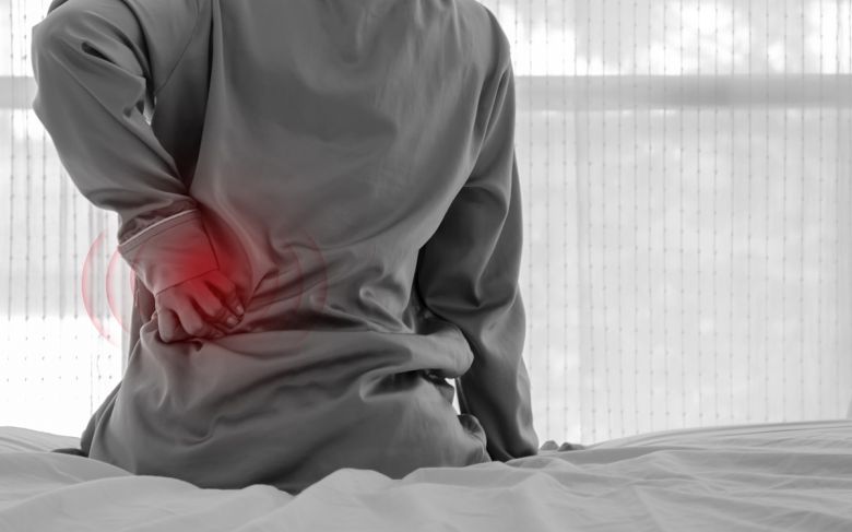 [헤럴드경제=김태열 건강의학 선임기자] 날씨가 급격히 떨어지면서 급성요통을 호소하는 사람들이 늘고있다. 만성적으로 척추질환을 앓고있는 사람들은 요즘같은 강추위에 질환이 더 악화되기 쉬워 주의가 요구된다.