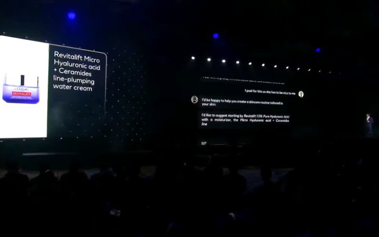 로레알의 AI 기반 뷰티 솔루션 '뷰티 지니어스'가 사용자에게 피부상태에 맞는 화장품을 추천해주는 화면(왼쪽). [유튜브 ‘로이터’]