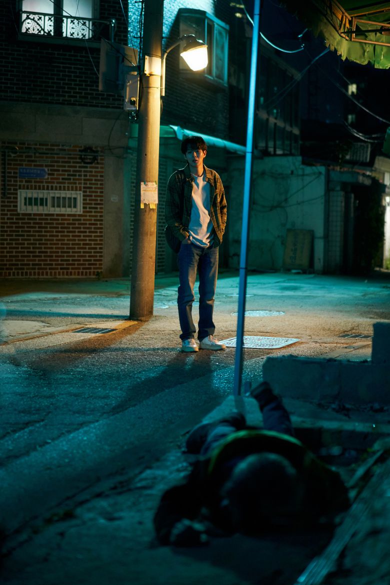 게다가 한국 포함 볼리비아, 캐나다, 프랑스, 모로코, 홍콩, 일본, 호주 등 총 43개 국가에서 TOP 10 리스트에 이름을 올리는가 하면 글로벌 평점 사이트 로튼 토마토에서 신선도 지수 100% 기록할 만큼 뜨거운 해외 반응이 이어지고 있다.