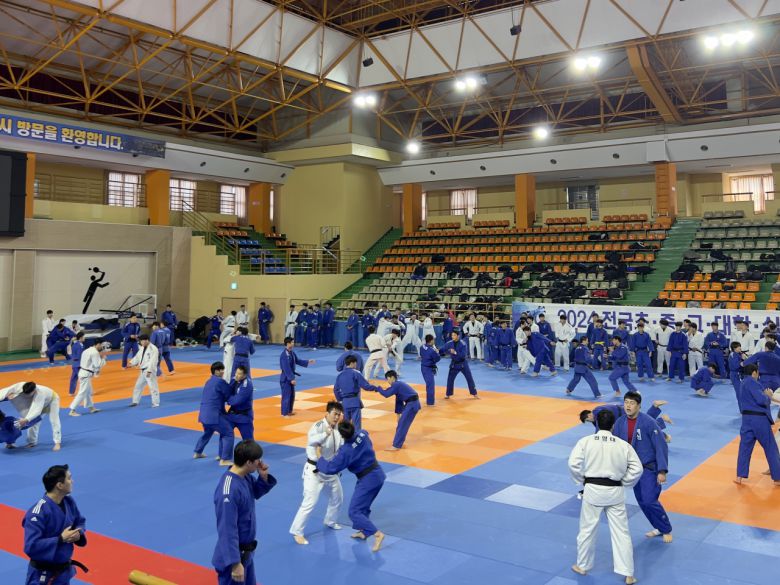 동해시에서 전지훈련 중인 유도선수단