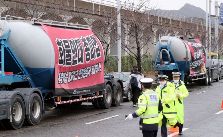 2022년 화물연대 파업 당시 운행을 멈춘 화물차 [헤럴드경제 DB]