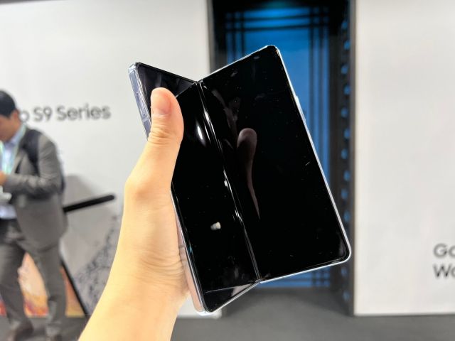 대화면의 갤럭시Z폴드5
