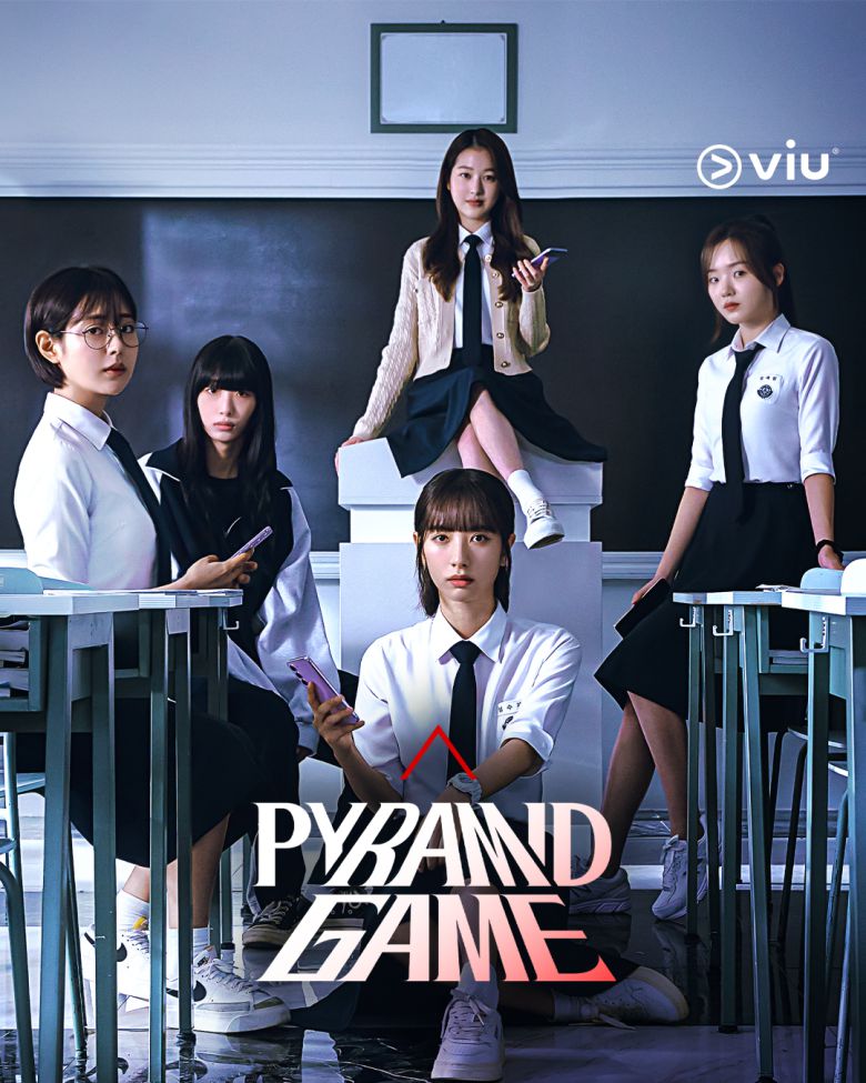 정애연은 "다아가 연기한 백하린은 부모와는 별개다. 꼬맹이 때 눈빛이 보통이 아니었다. 변초순 회장님(남기애 분)이 독기 눈이 좋다며 입양해서 데리고 온 아이다. 그러니 부모는 안중에도 없다. 오로지 변초순 회장님(할머니) 앞에서만 잘하면 된다. 하린은 훈련됐다고 생각한다"고 말했다.