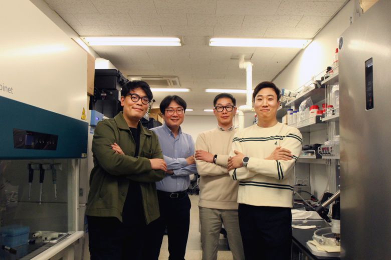 이번 연구를 수행한 연구진. 정상빈(왼쪽부터) 한국산업기술시험원 박사, 정재희 세종대 교수, 최동윤 생기원 박사, 이동욱 박사후연구원,[한국생산기술연구원 제공]