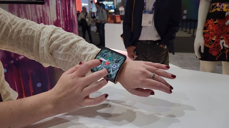 중국 제조사 모토로라의 벤더블 스마트폰 [이영기 기자/20ki@]