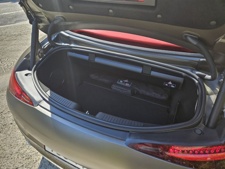 메르세데스-AMG SL 63 A 4MATIC+ 트렁크 공간. 서재근 기자