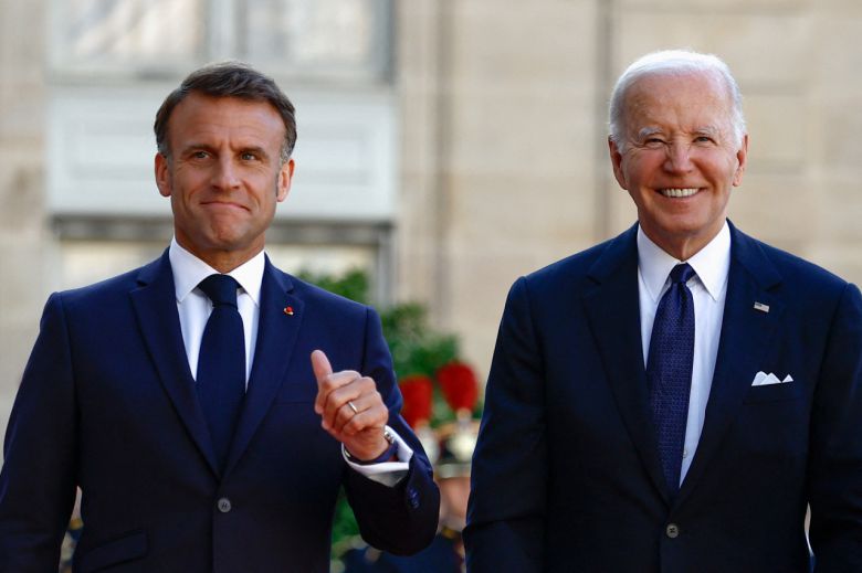 에마뉘엘 마크롱 프랑스 대통령(왼쪽)과 조 바이든 미국 대통령. [로이터]