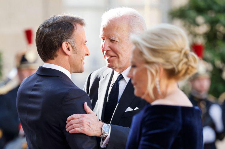 에마뉘엘 마크롱 프랑스 대통령(왼쪽)과 조 바이든 미국 대통령. [AFP]