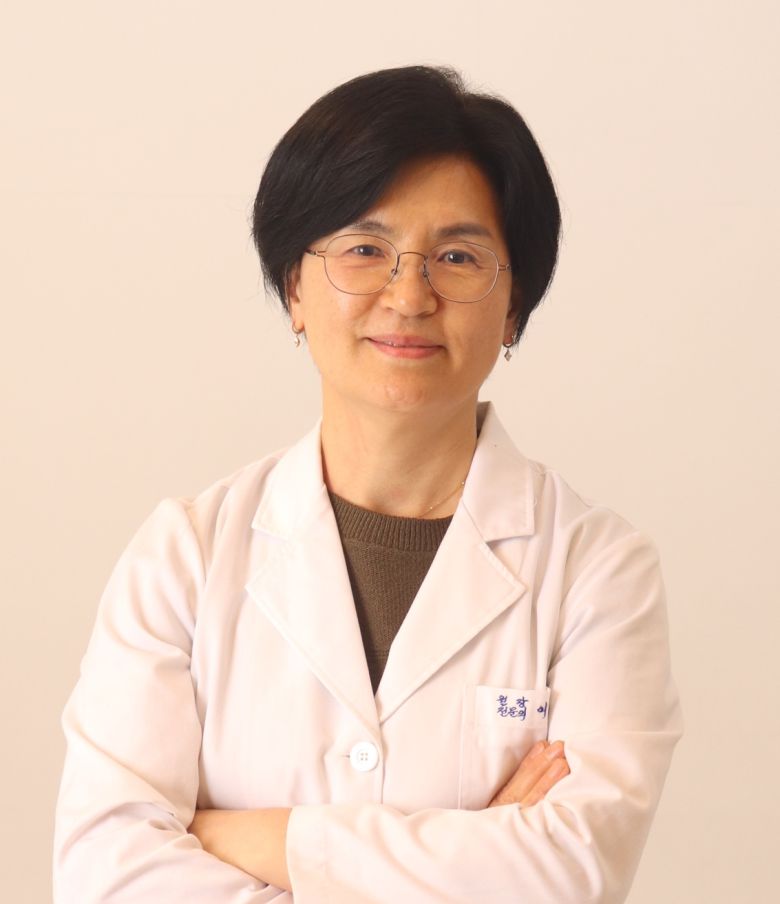 이성미베스트의원 이성미 원장은 "통합적 접근법은 수술, 항암제, 방사선 치료 등 기존의 암 치료 방법과 병행하여 활용할 수 있는데 암 치료 후 재발 방지를 위해 노력하는 환자, 암 고위험군, 그리고 암 진단을 받은 환자들에게 큰 도움이 된다"고 조언한다.