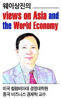 2024년 6월 12일, 유럽연합(EU)은 중국산 전기차(EV) 수입에 대해 17.4%에서 38.1%까지 인상된 관세를 부과할 예정이라고 발표했다. 이러한 조치는 중국 전기차 제조업체 현장에서 수개월 동안 EU 전문가 팀이 조사한 결과에 따른 것이다. 전문가 팀은 선정된 기업의 모든 문서를 검토하고 다수의 산업 및 외교 전문가들과 인터뷰를 진행하였다. 이번 관세는 이미 시행 중인 10% 관세에 추가로 적용될 예정이다.