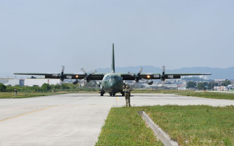 합동참모본부는 24일부터 28일까지 경기도 포천과 서해 안면도 일대에서 2024 연합·합동지속지원훈련을 실시한다고 밝혔다. [합참 제공]