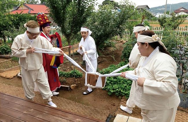 경기도 무형유산 부천성주국 장면.