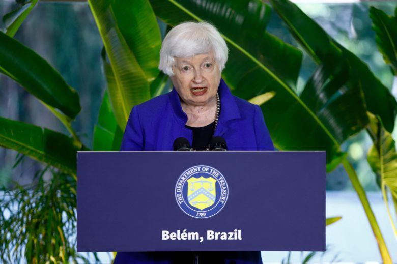 재닛 옐런 미국 재무장관이 27일(현지시간) 브라질 리우데자네이루에서 개최된 주요 20개국(G20) 정상회의 기자회견에서 발언하고 있다. [AFP]