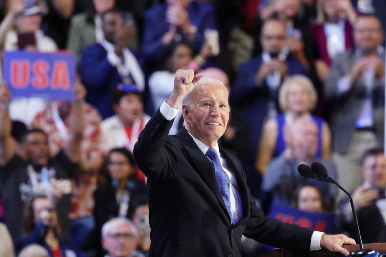 조 바이든 미국 대통령이 19일(현지시간) 미국 일리노이주 시카고의 유나이티드 센터에서 열린 민주당 전당대회 첫날 무대에서 연설하고 있다. [시카고=강형원 포토저널리스트][시카고=강형원 포토저널리스트]