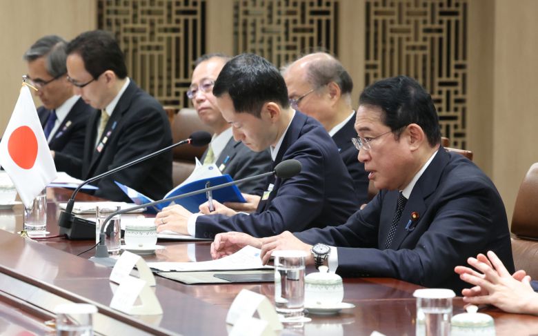 기시다 후미오 일본 총리가 6일 서울 용산 대통령실에서 열린 윤석열 대통령과의 한일 확대 정상회담에서 발언하고 있다. [연합]