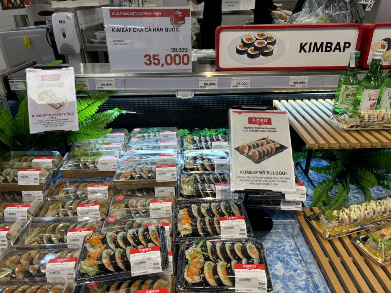 베트남 나트랑 지역에 있는◆ 롯데마트 골드코스트점 델리코너에서 판매 중인 불고기김밥 상품. 김희량 기자