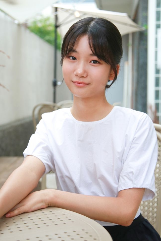 [헤럴드경제 = 서병기 선임기자]중학교 1학년 배우 유나(13)는 연기를 너무 잘해서 매번 놀란다.