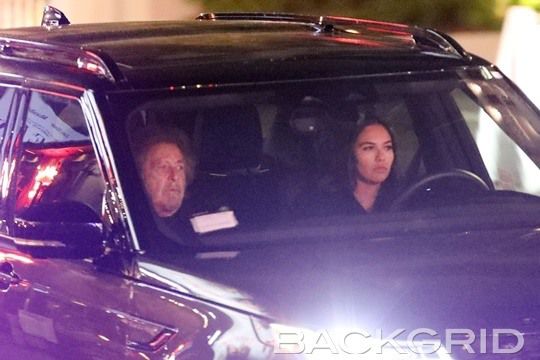 알 파치노와 그의 아이를 낳은 여자친구 누어 알팔라가 달달한 데이트를 했다.