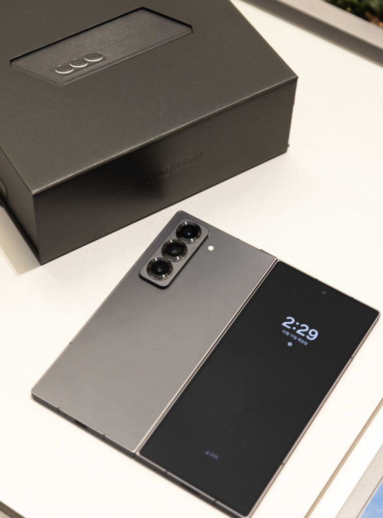 갤럭시 Z 폴드 스페셜에디션. [SK텔레콤 제공]