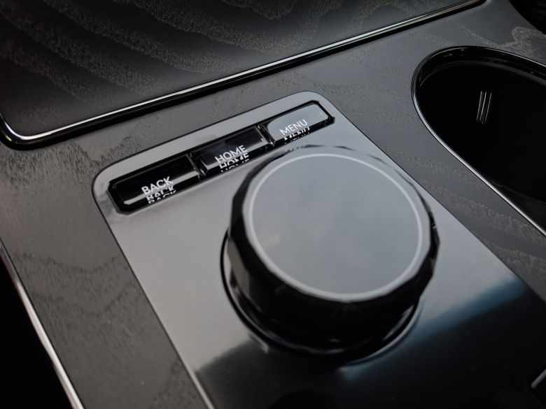 GV80 쿠페 블랙 1열 내장재 요소들. [김성우 기자]