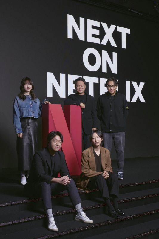 ‘멜로무비’ 이나은 작가, ‘폭싹 속았수다’ 김원석 감독, ‘악연’ 이일형 감독.‘이 사랑 통역 되나요?’ 유영은 감독, ‘캐셔로’ 이창민 감독 [넷플릭스 제공]