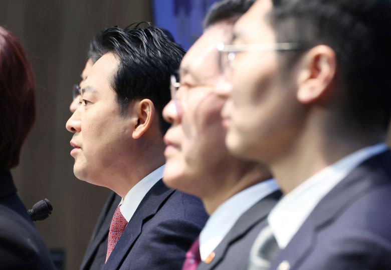 국민의힘 국회 법제사법위원회 소속 위원들이 12일 서울 여의도 국회 소통관에서 기자회견을 열고 야당이 발의한 ‘명태균 특별법’ 반대 성명을 발표하는 모습. [연합]