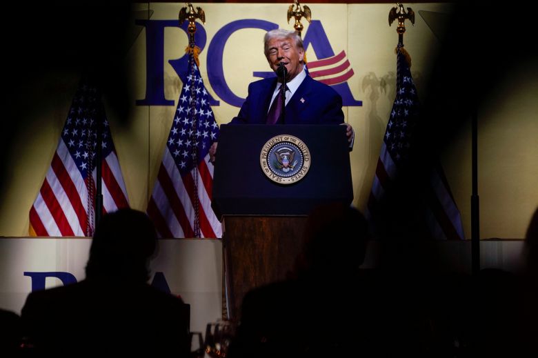 공화당 주지사 협회에서 연설하는 트럼프 [로이터]