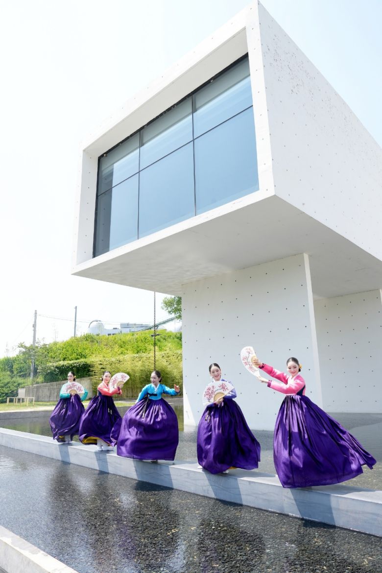 봄이 오면 부활할 미술+음악 컬래버, 남원 시립김병종미술관에서의 국립민속국악원 공연