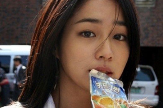 싸이월드 얼짱 스타로 화제를 모은 배우 이민정 싸이월드 사진