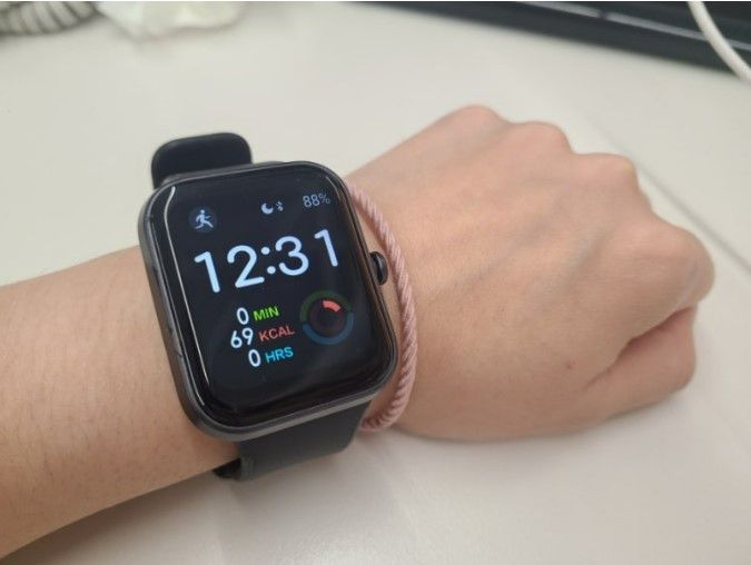 손목닥터9988 전용 스마트 밴드. [네이버 블로그 화면 갈무리]