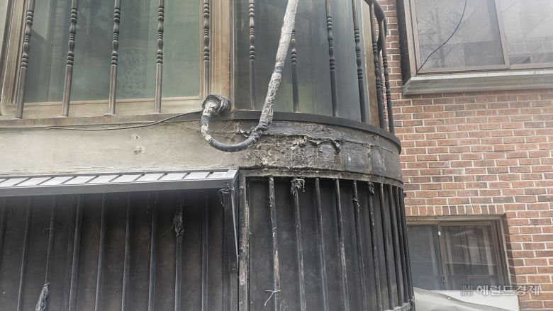 21일 오전 방화 용의자인 A씨는 자신이 거주하던 인근 빌라 3군데에 불을 질렀다. 박지영 기자.