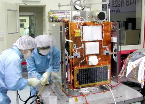 FIMS가 실린 과학기술위성 1호 모습.[KAIST 인공위성연구소 제공]