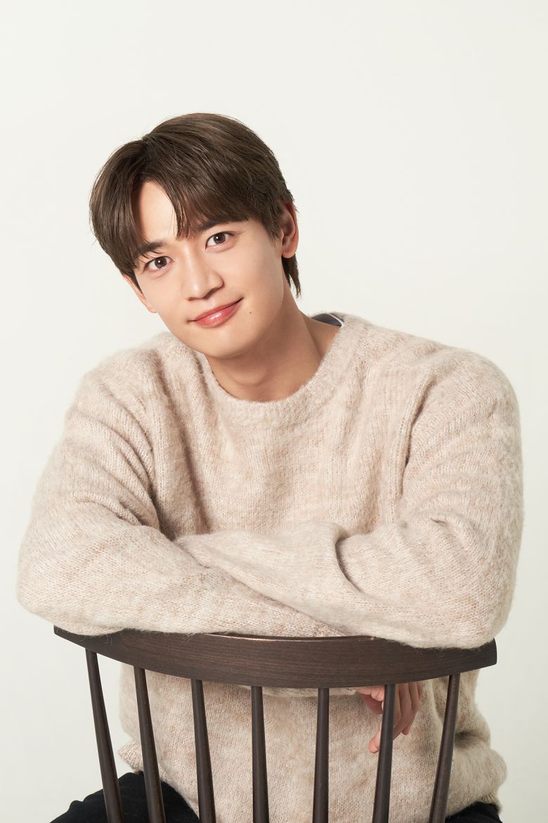 연극 ‘랑데부’로 두 번째 무대에 도전한 최민호 [SM엔터테인먼트 제공]