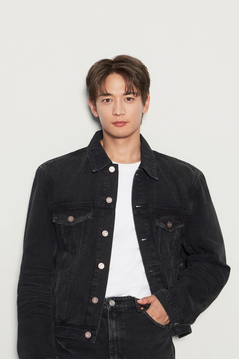 연극 ‘랑데부’로 두 번째 무대에 도전한 최민호 [SM엔터테인먼트 제공]