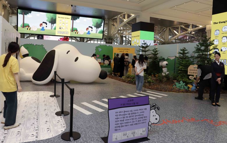 신세계백화점 ‘피너츠’ 75주년 기념 팝업스토어 [신세계백화점 제공]