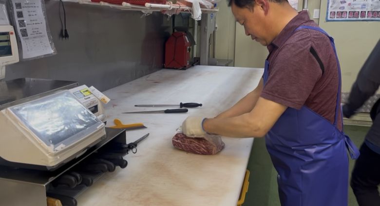 작업을 하고 있는 문부기씨. 박병국 기자