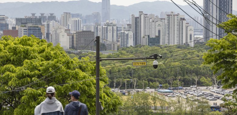 서울 성동구에서 바라본 서울숲·강남·송파 일대의 모습. [연합]