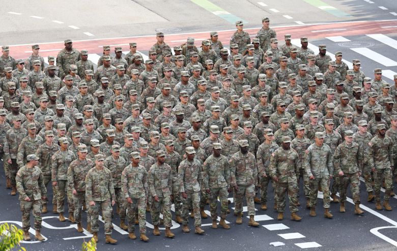 6·3 대선을 통한 한국의 새 정부 출범이 10여일 앞으로 다가온 가운데 주한미군 감축 및 일부 철수론이 불거졌다. 2024년 10월 1일 서울 중구 세종대로 일대에서 열린 건군 76주년 국군의 날 기념 시가행진에서 주한 미군부대 장병들이 행진하고 있다. [뉴시스]