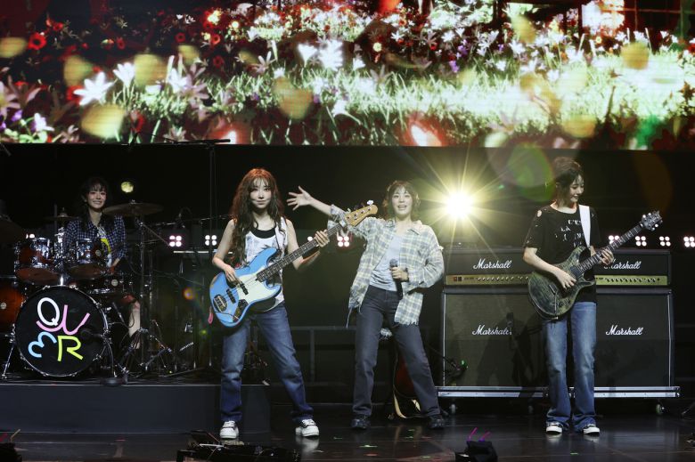 그룹 QWER(큐더블유이알) [연합]