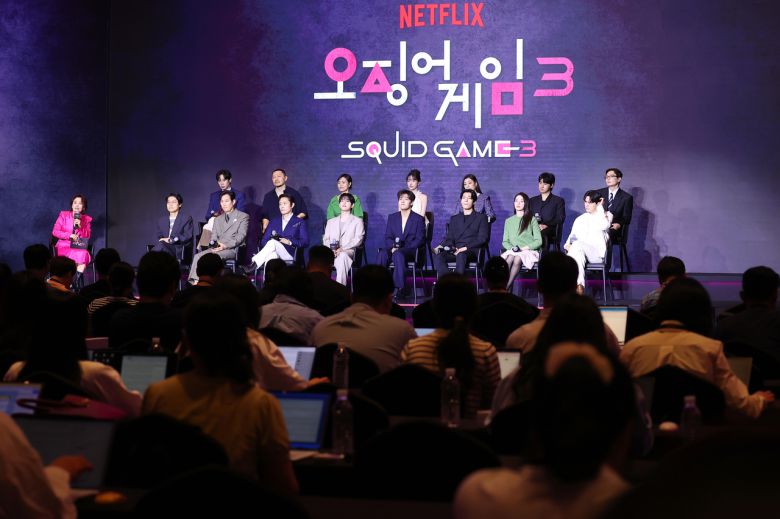 9일 서울 용산구 드래곤시티 호텔에서 넷플릭스 글로벌 흥행작 ‘오징어 게임’ 시즌3 제작발표회가 진행되고 있다. <연합뉴스>