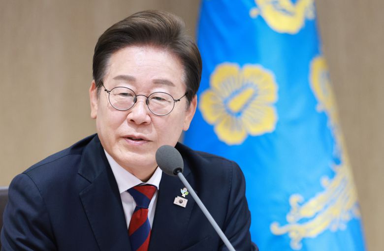 이재명 대통령이 5일 서울 용산 대통령실 청사에서 열린 국무회의에서 발언하고 있다. [연합]