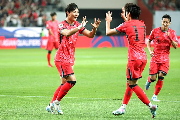 홍명보호의 젊은피 선봉에 선 오현규(왼쪽)와 배준호    [게티이미지]