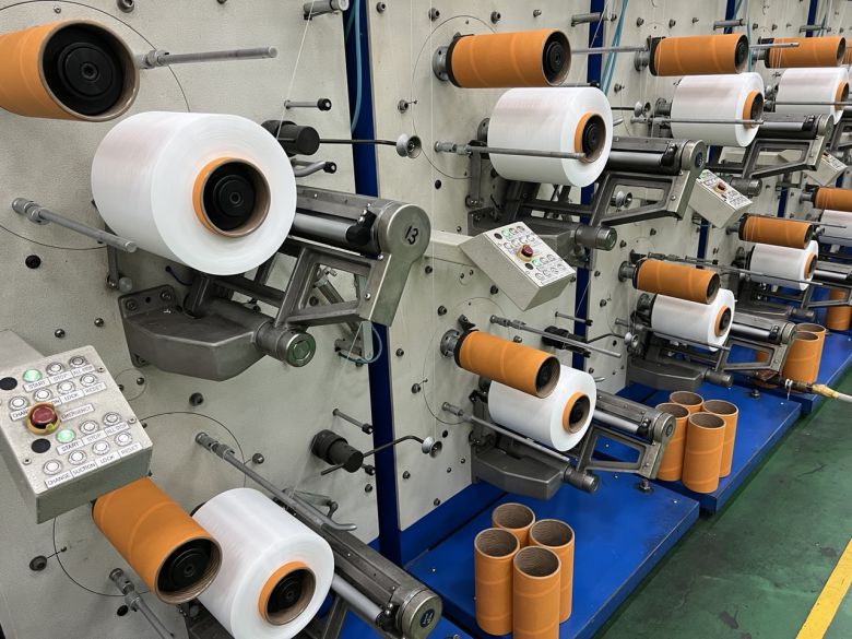 휴비스 전주공장 냉감 섬유 설비 사진. [휴비스 제공]