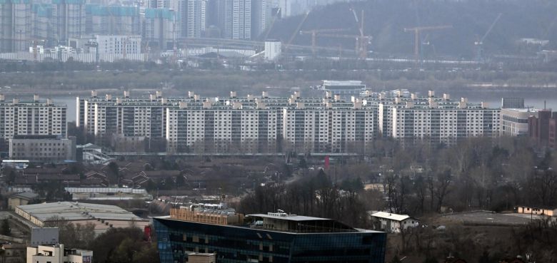 서울 남산에서 바라본 용산구 지역의 아파트 모습 [헤럴드경제DB]