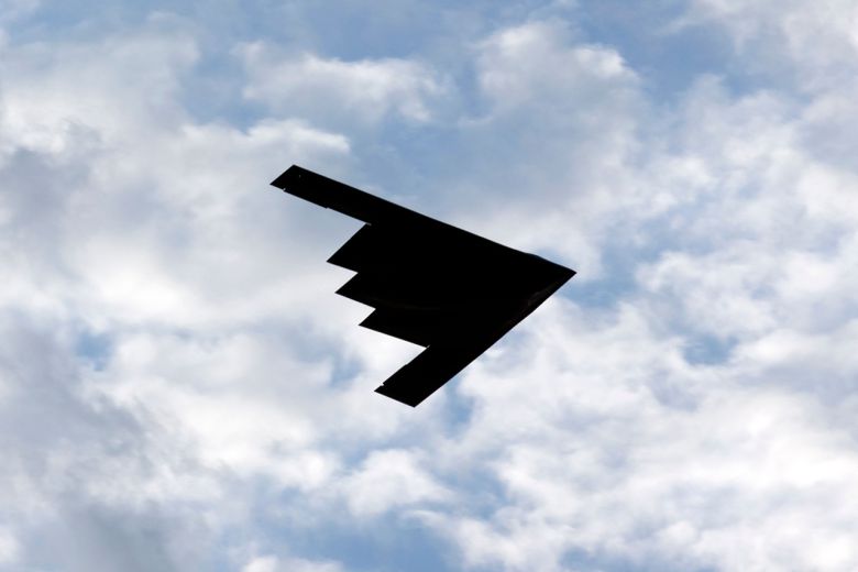 미군의 벙커버스터 GBU-57 을 탑재할 수 있는 미 전략 스텔스 폭격기 B-2. [AFP]