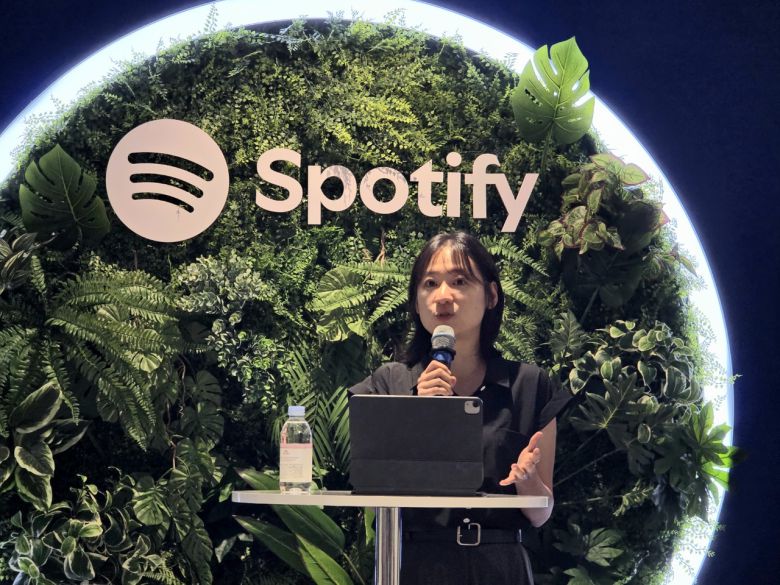 박정주 스포티파이코리아 뮤직팀 총괄이 19일 서울 서초구 모나코스페이스에서 열린 ‘사운드체크’ 미디어 간담회에서 스포티파이의 국내 주요 활동에 대해 소개하고있다. [권제인 기자/ eyre@]