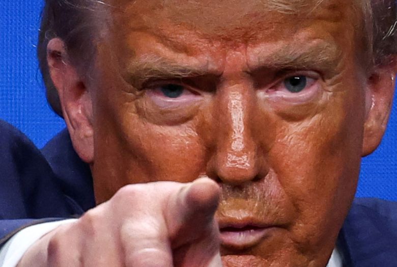 도널드 트럼프 미국 대통령이 25일(현지시간) 네덜란드 헤이그에서 열린 북대서양조약기구(NATO) 정상회의 기자회견에서 연설하는 모습. [로이터]