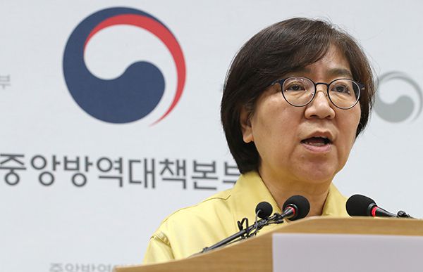 정은경 보건복지부 장관 후보자. 2020년 질병관리본부장 당시 코로나 브리핑을 하는 모습[연합]