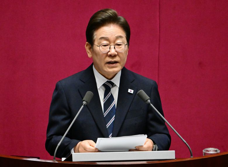 이재명 대통령이 26일 국회 본회의장에서 2025년도 제2회 추가경정예산안 시정연설을 하는 모습. 이상섭 기자