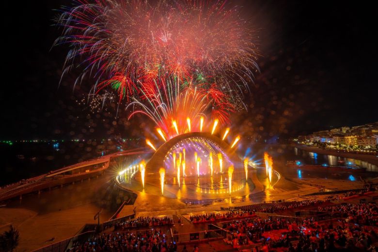 키스 오브 더 씨 멀티미디어 미디어아트 공연